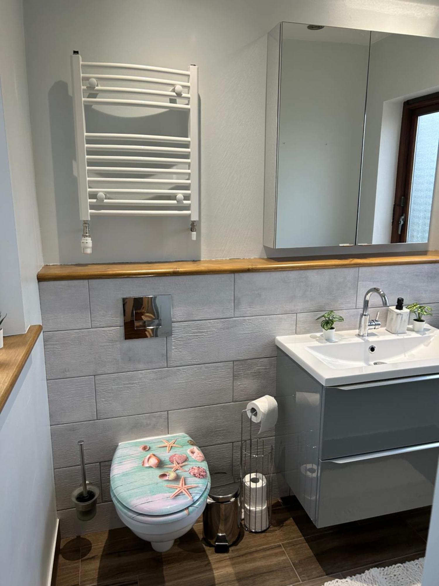 Blush Jungle - Homestay Dublin Extérieur photo